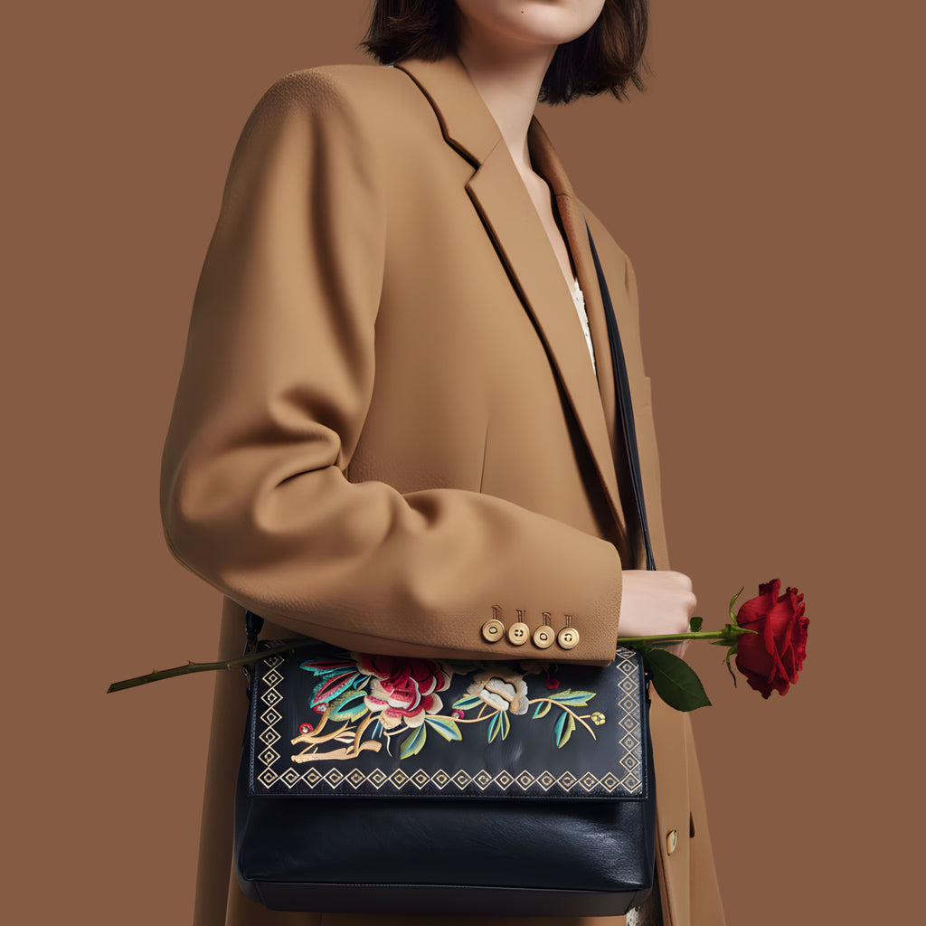 BLACK BLOOM LEATHER SHOULDER BAG